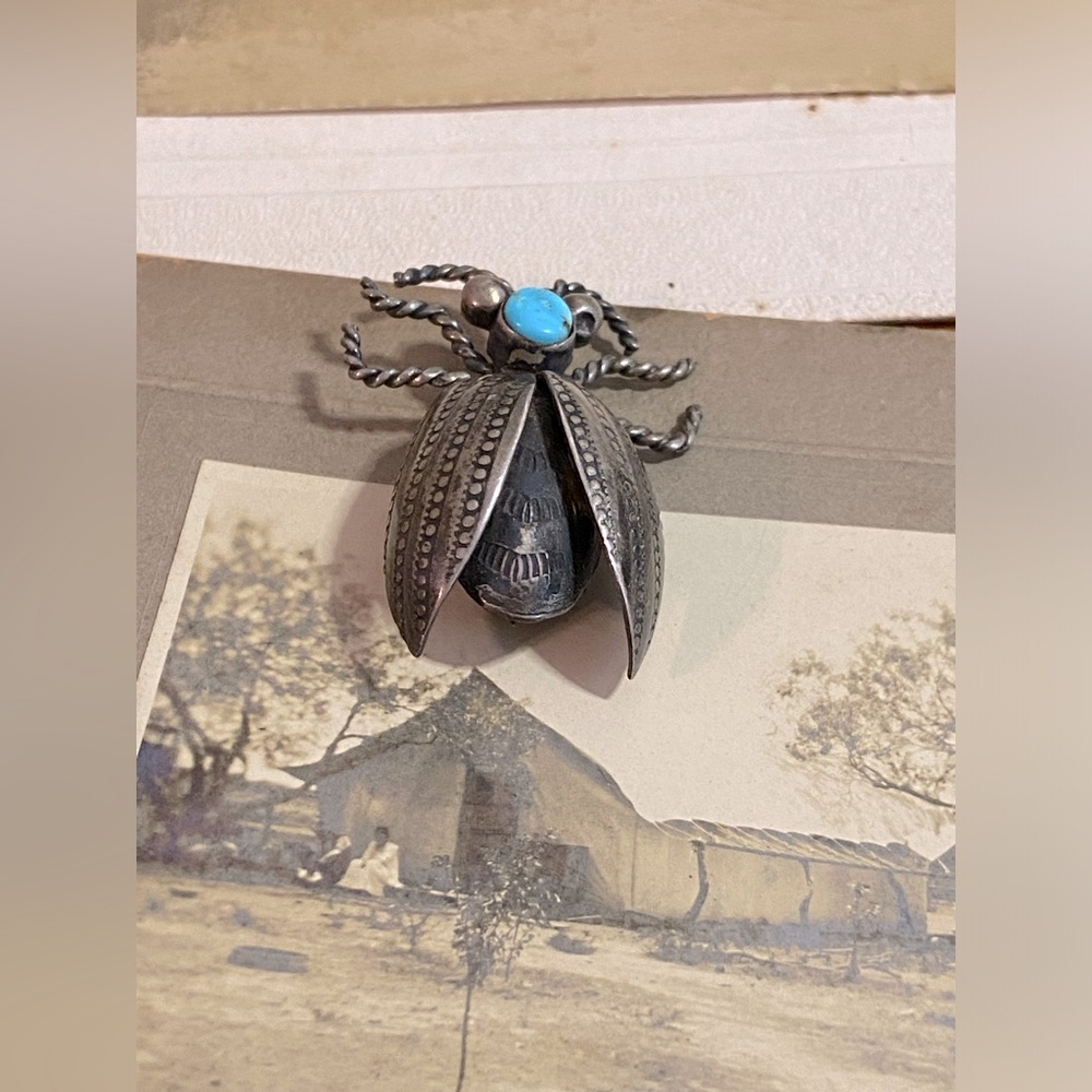 Vintage Sterling Silver Native American Turquoise Flying Beetle Brooch - Picture 3 of 10